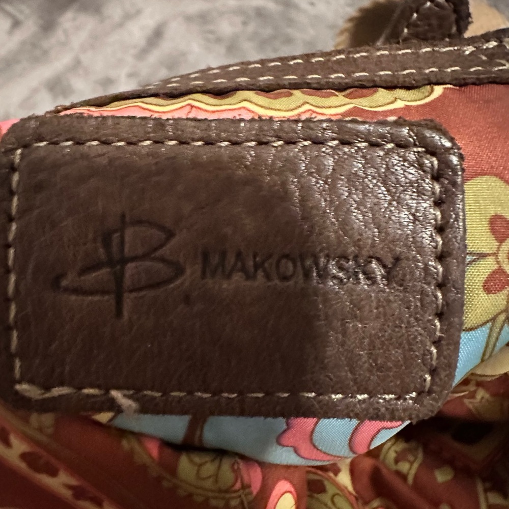 b. makowsky leather Brown Crossbody Bag with Tassel Accent perfect condition - Picture 4 of 7